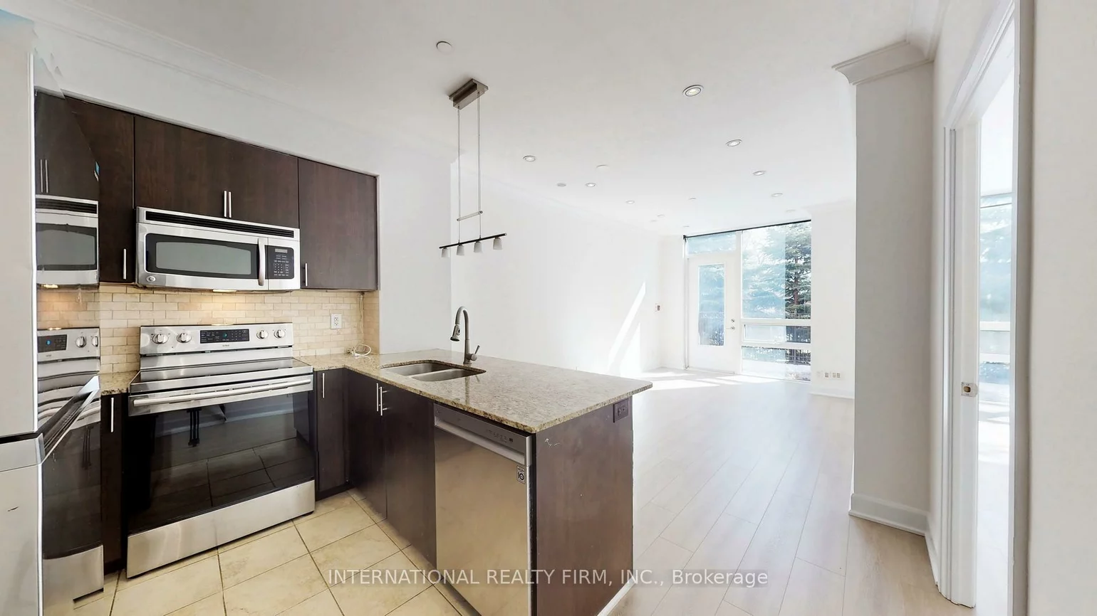 520, Steeles, Crestwood-Springfarm-Yorkhill, Vaughan