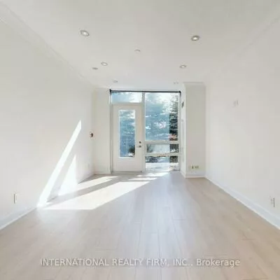 520, Steeles, Crestwood-Springfarm-Yorkhill, Vaughan