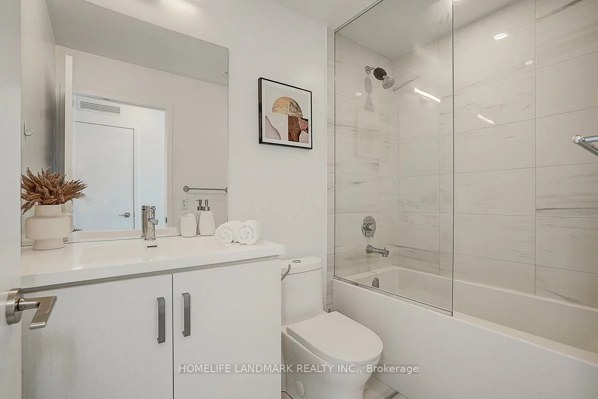 38, Honeycrisp, Vaughan Corporate Centre, Vaughan