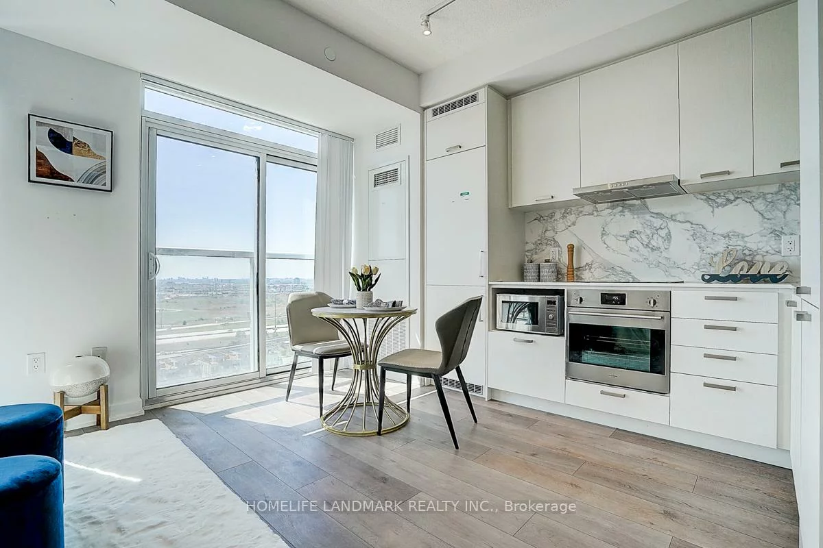 38, Honeycrisp, Vaughan Corporate Centre, Vaughan
