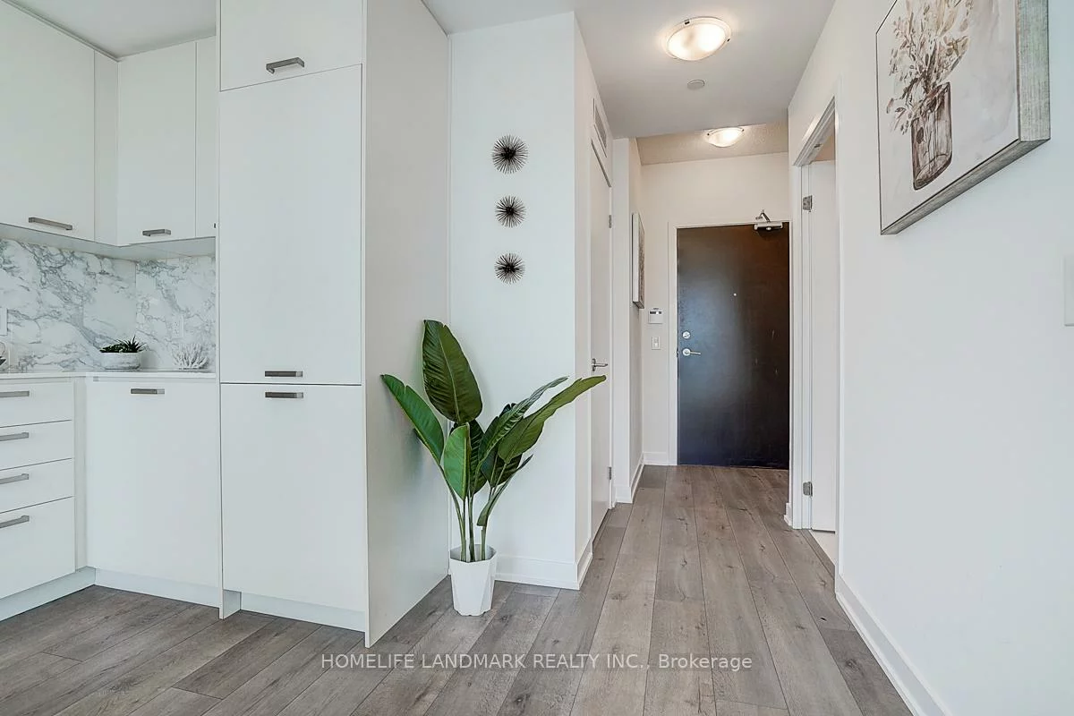 38, Honeycrisp, Vaughan Corporate Centre, Vaughan