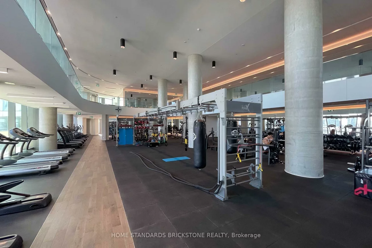 1000, Portage, Vaughan Corporate Centre, Vaughan
