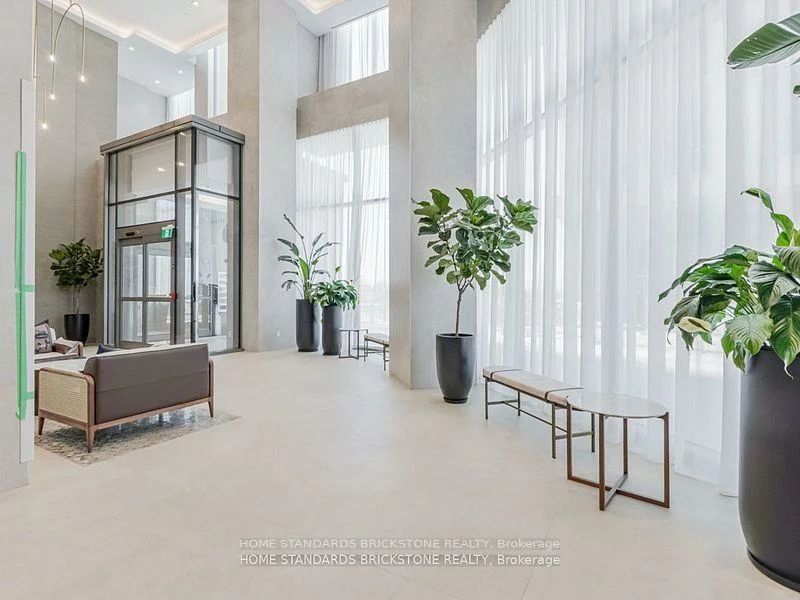 1000, Portage, Vaughan Corporate Centre, Vaughan