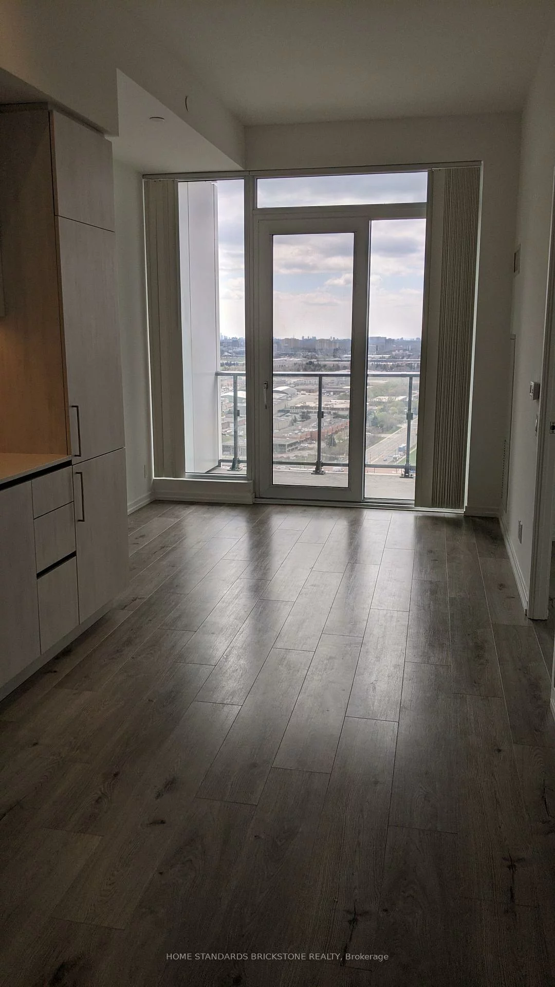 1000, Portage, Vaughan Corporate Centre, Vaughan