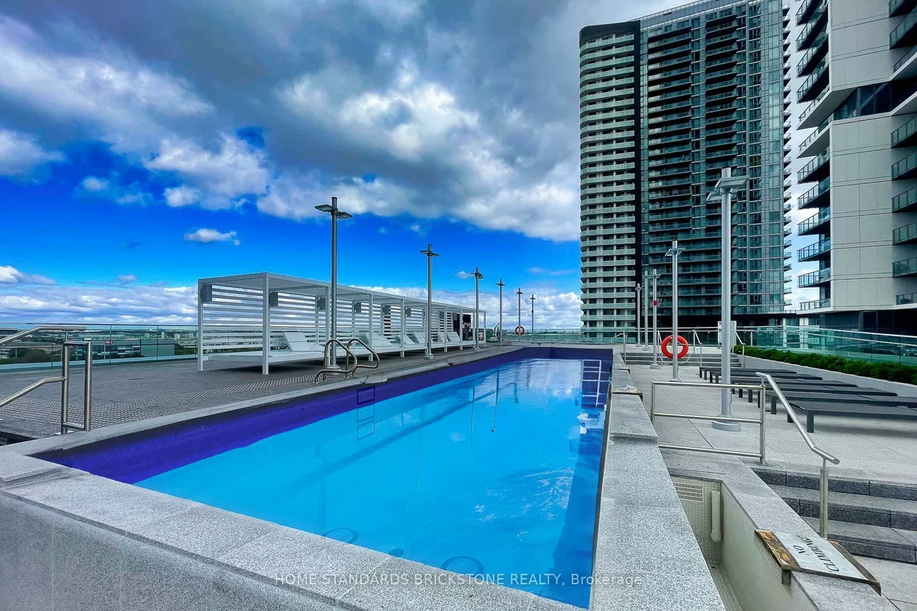 1000, Portage, Vaughan Corporate Centre, Vaughan