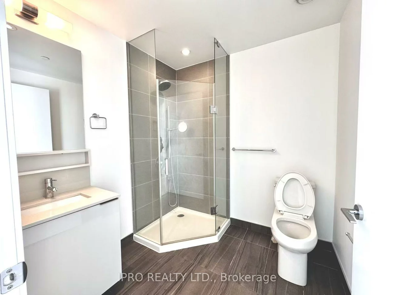 898, Portage, Vaughan Corporate Centre, Vaughan