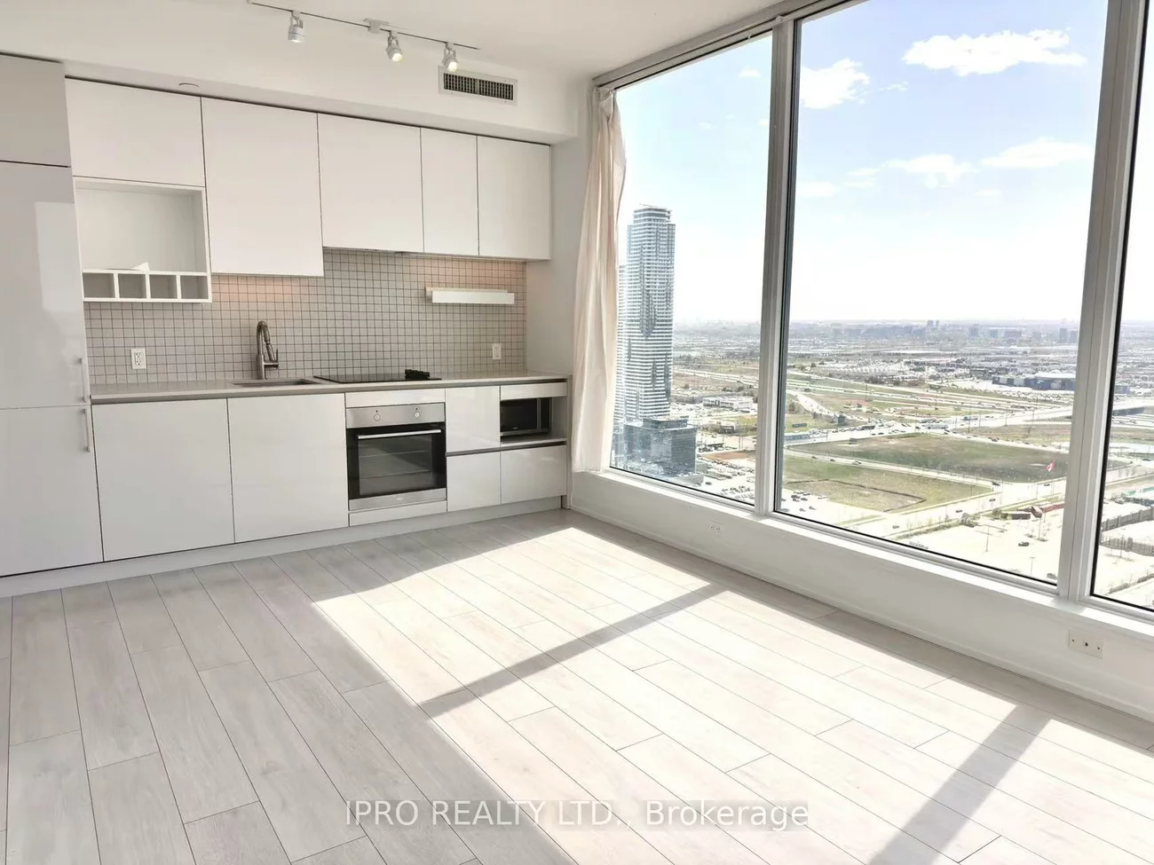 898, Portage, Vaughan Corporate Centre, Vaughan