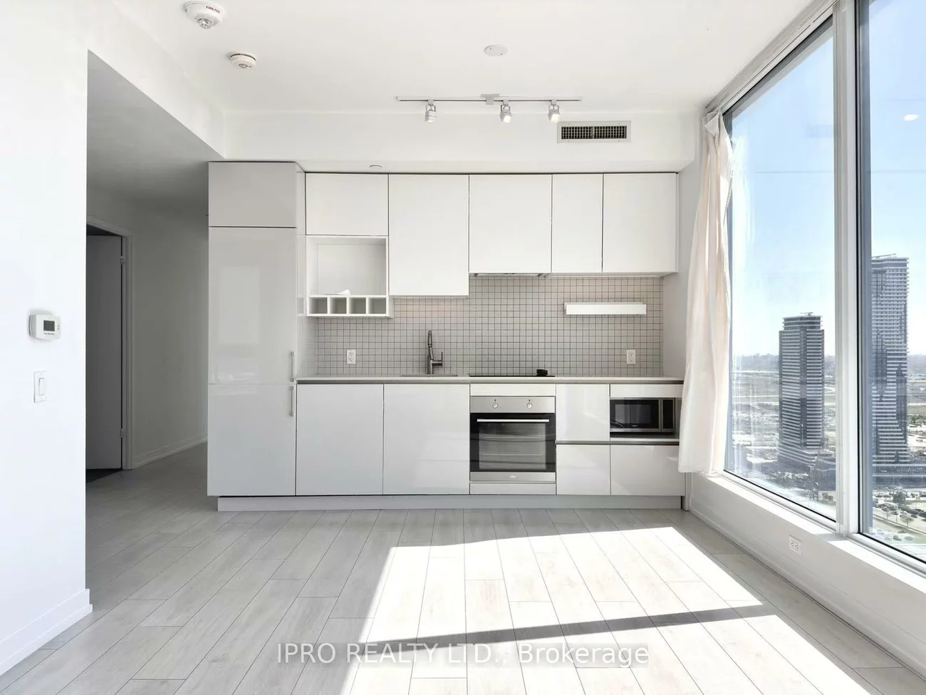 898, Portage, Vaughan Corporate Centre, Vaughan