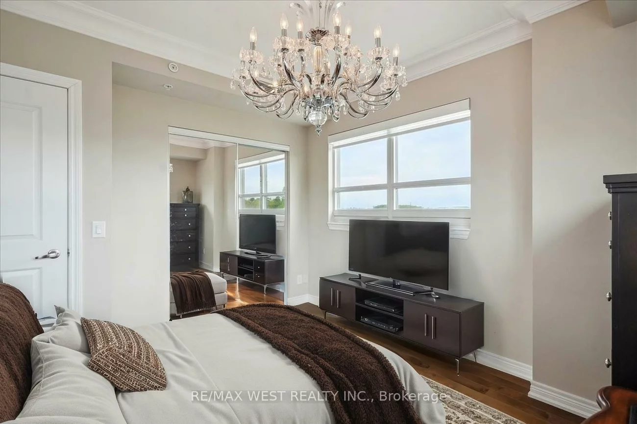 9255, Jane, Maple, Vaughan