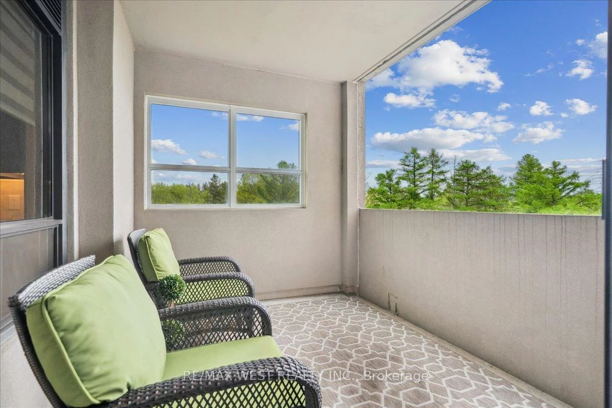 9255, Jane, Maple, Vaughan