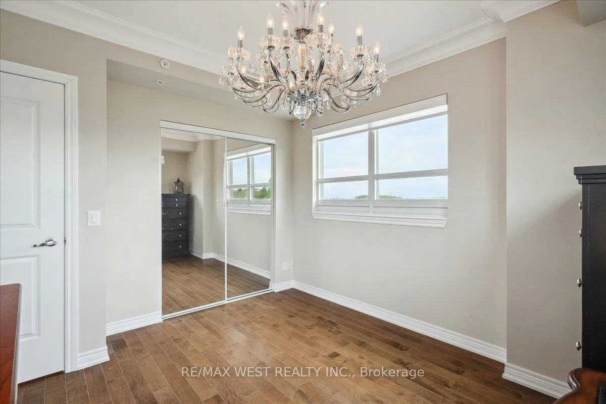 9255, Jane, Maple, Vaughan