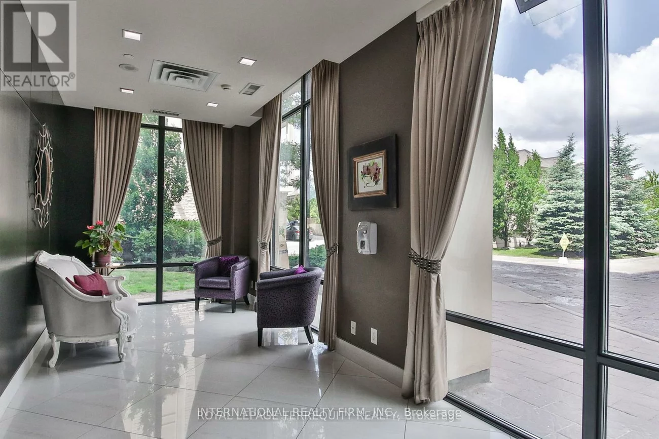 520, Steeles, Crestwood-Springfarm-Yorkhill, Vaughan