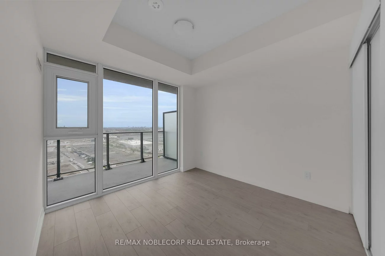 8960, Jane, Vellore Village, Vaughan