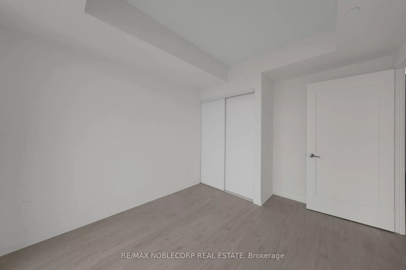 8960, Jane, Vellore Village, Vaughan