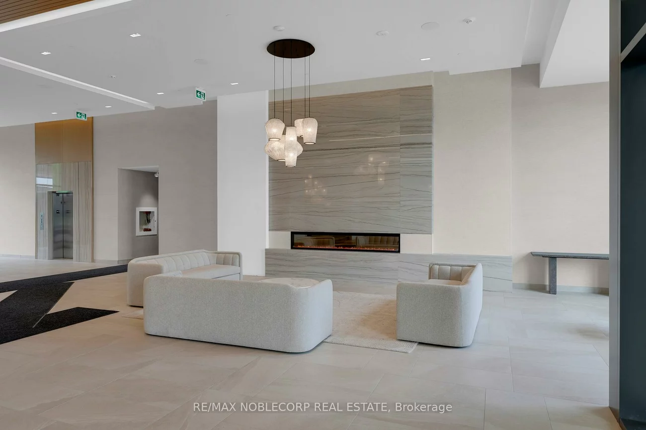 8960, Jane, Vellore Village, Vaughan