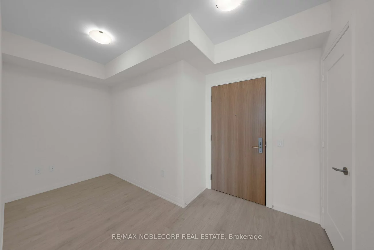 8960, Jane, Vellore Village, Vaughan