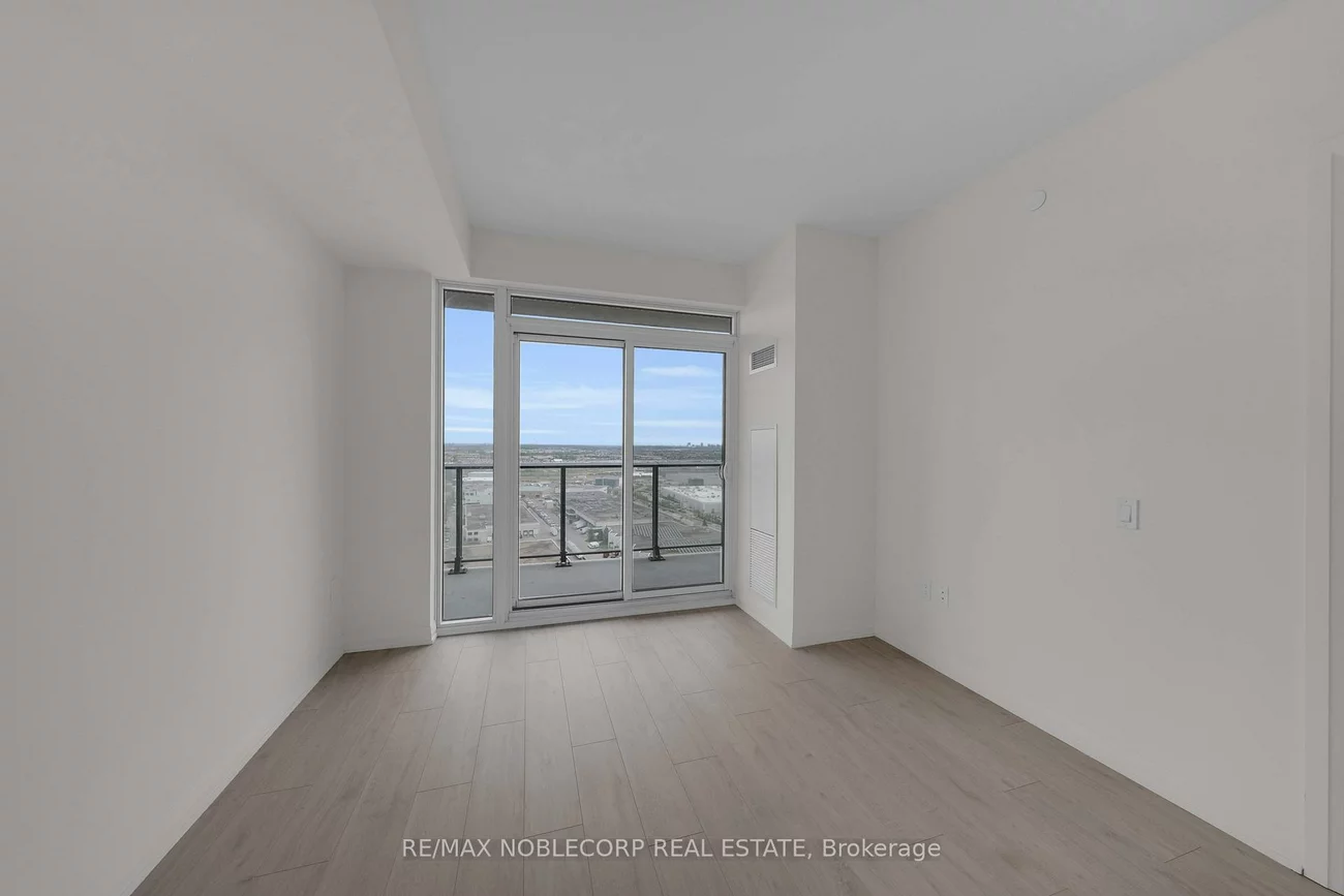 8960, Jane, Vellore Village, Vaughan