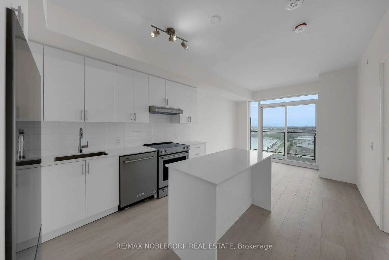 8960, Jane, Vellore Village, Vaughan