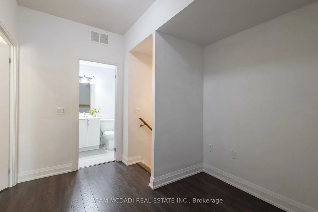 26, Coles, Vaughan Grove, Vaughan