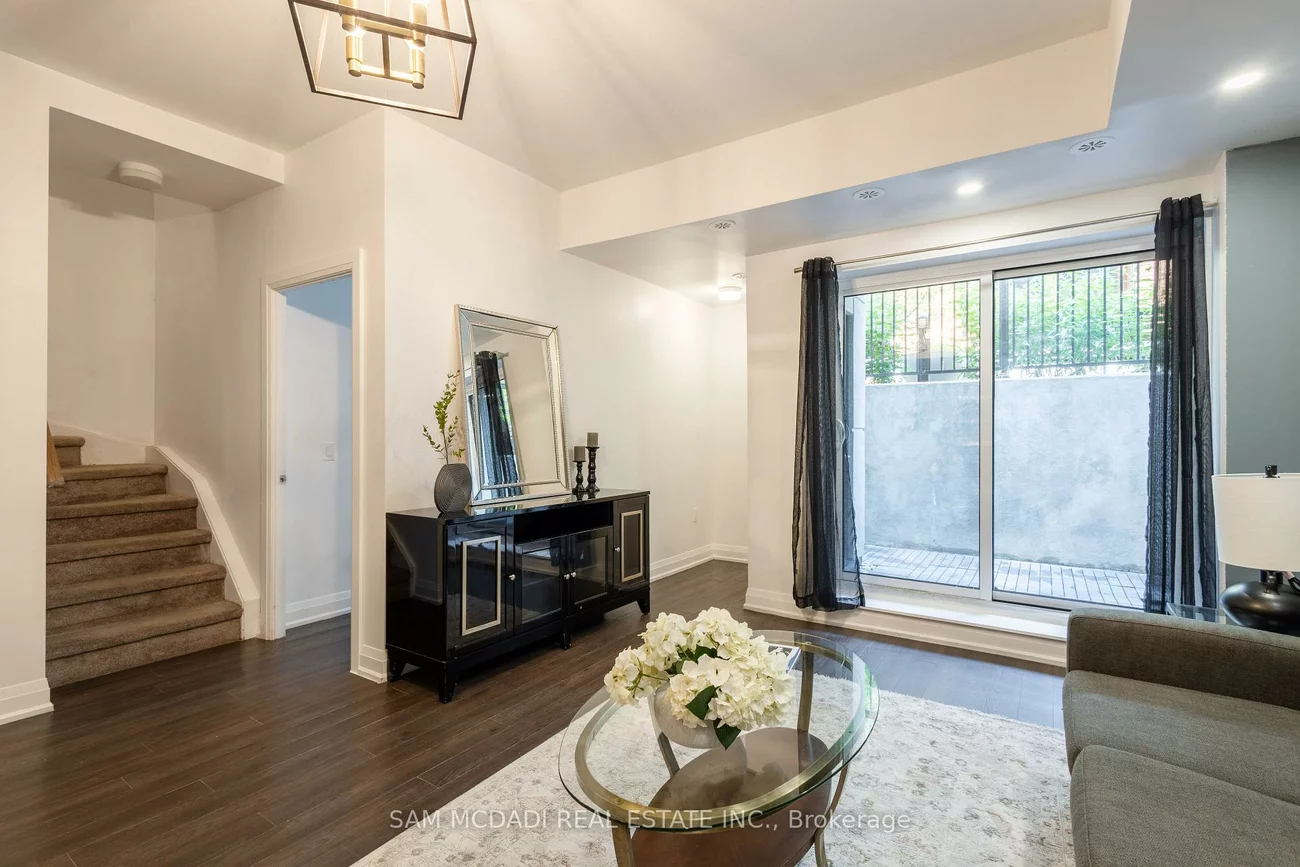 26, Coles, Vaughan Grove, Vaughan