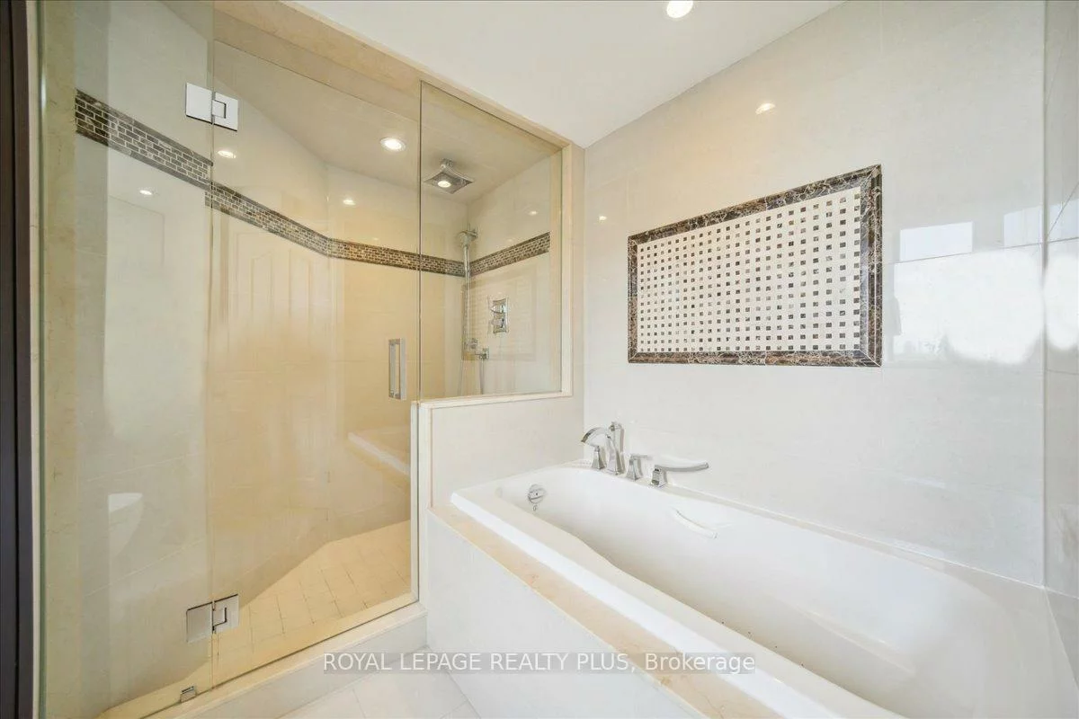 7440, Bathurst, Brownridge, Vaughan