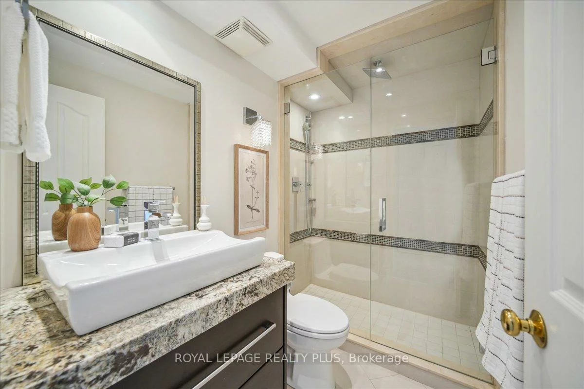 7440, Bathurst, Brownridge, Vaughan