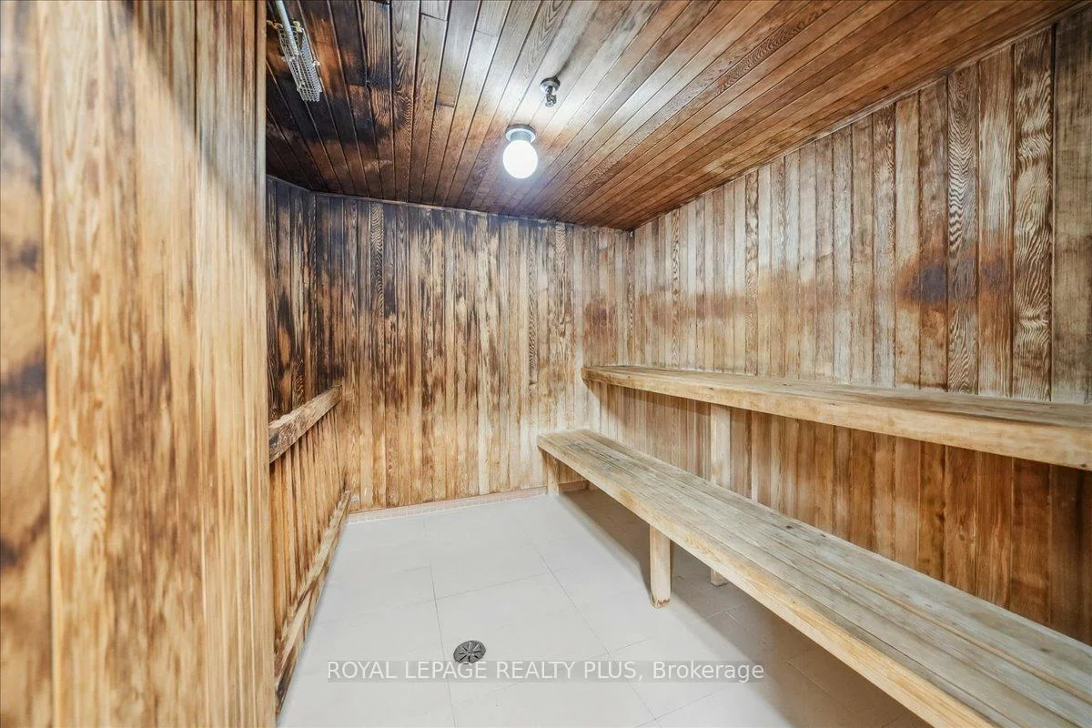 7440, Bathurst, Brownridge, Vaughan