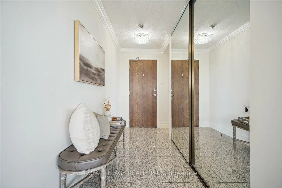 7440, Bathurst, Brownridge, Vaughan
