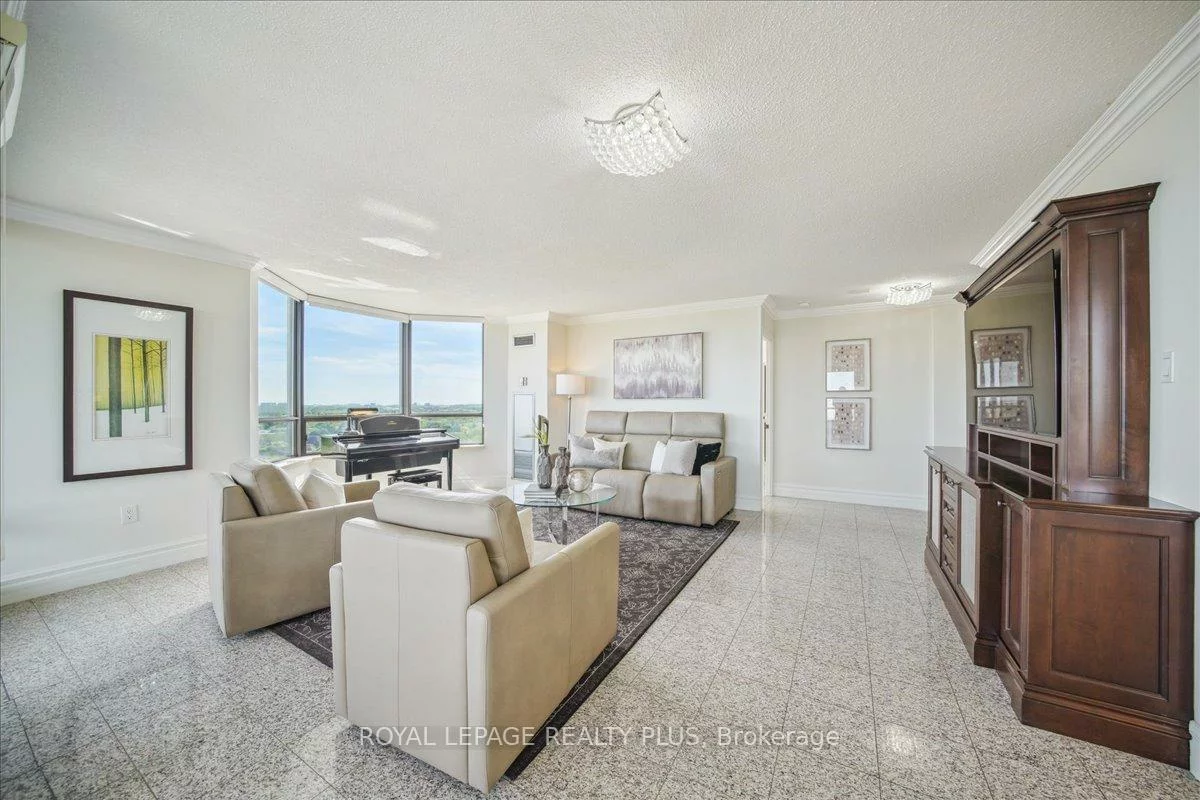 7440, Bathurst, Brownridge, Vaughan