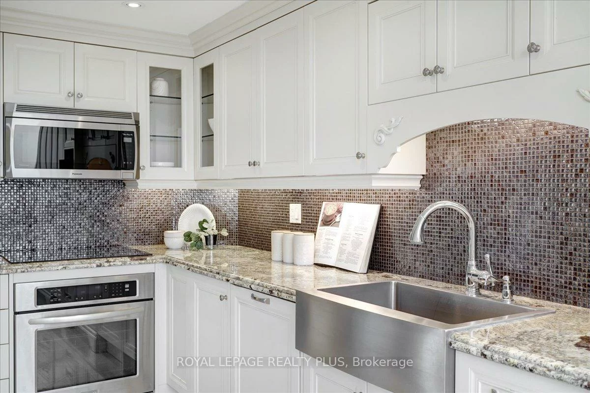 7440, Bathurst, Brownridge, Vaughan