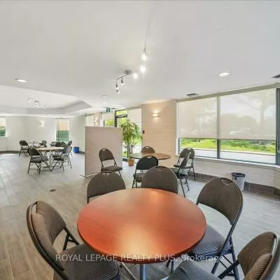7440, Bathurst, Brownridge, Vaughan