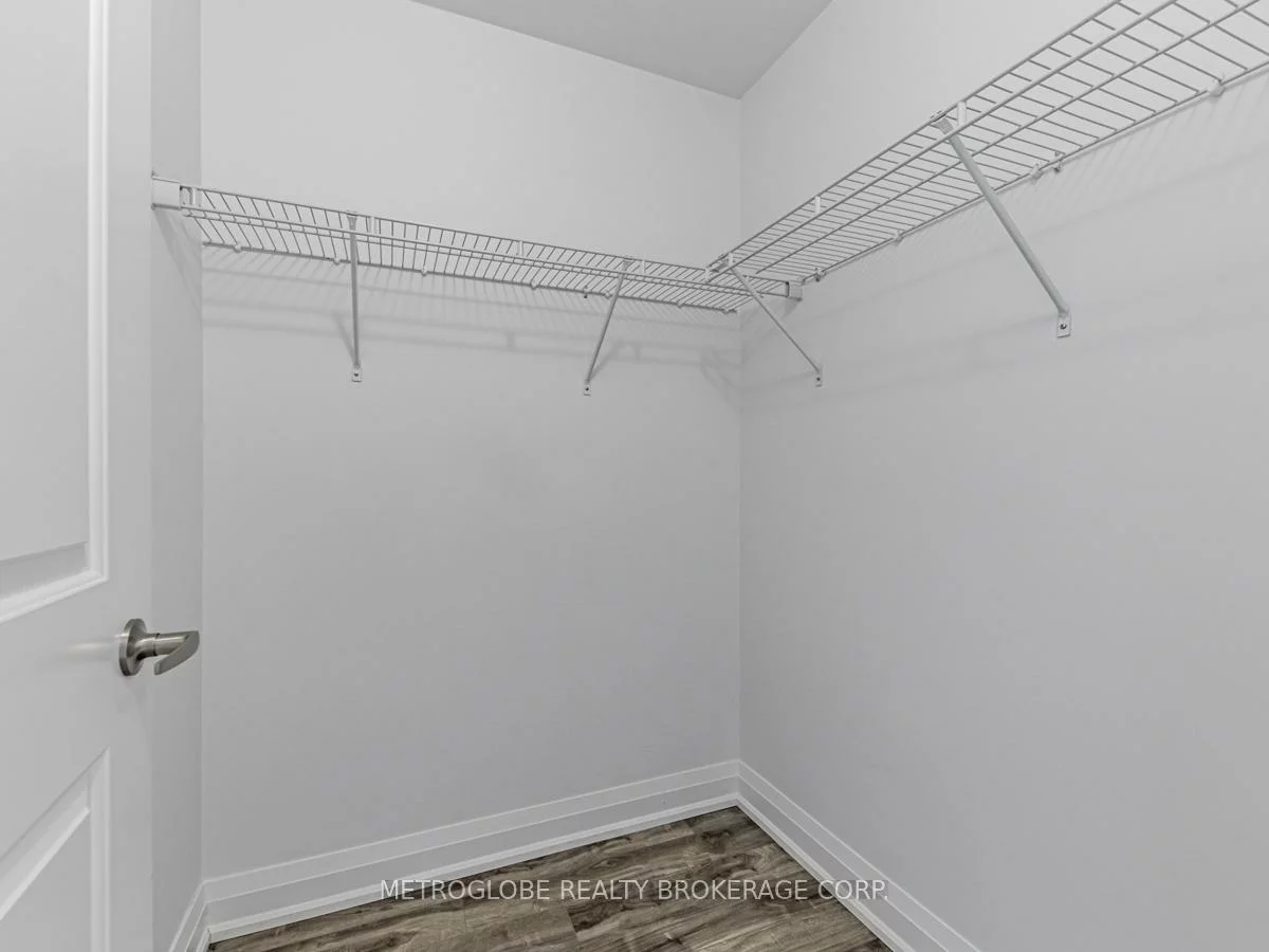 12, Woodstream, Vaughan Grove, Vaughan