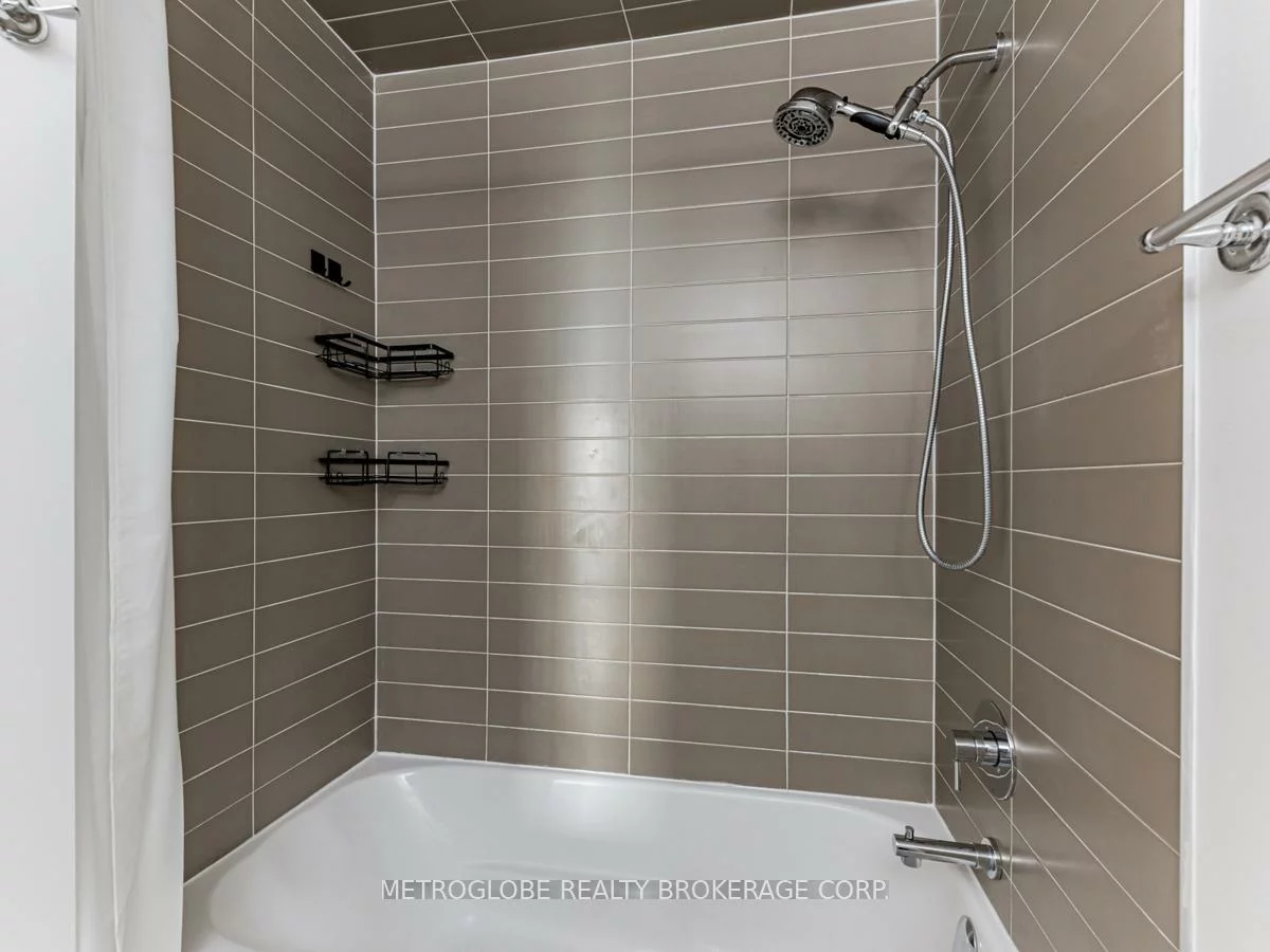 12, Woodstream, Vaughan Grove, Vaughan