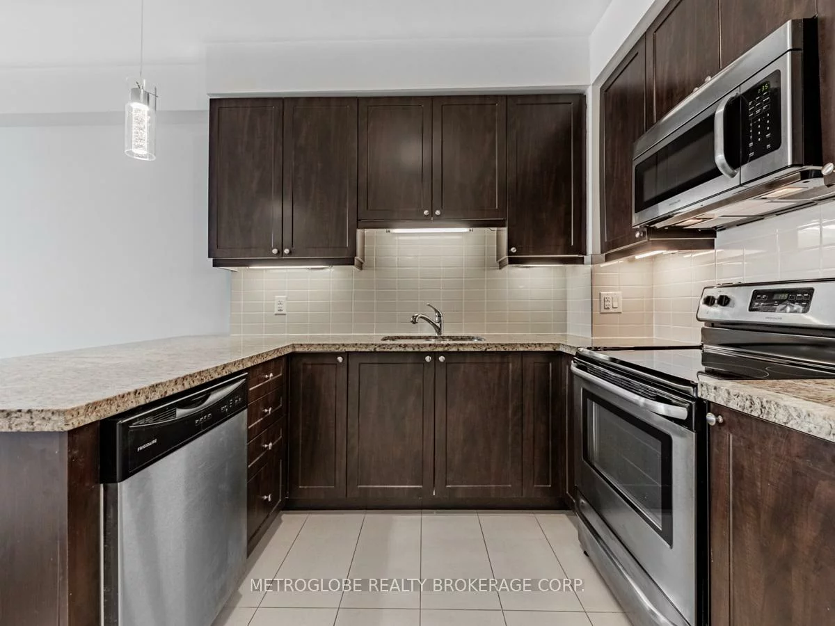 12, Woodstream, Vaughan Grove, Vaughan