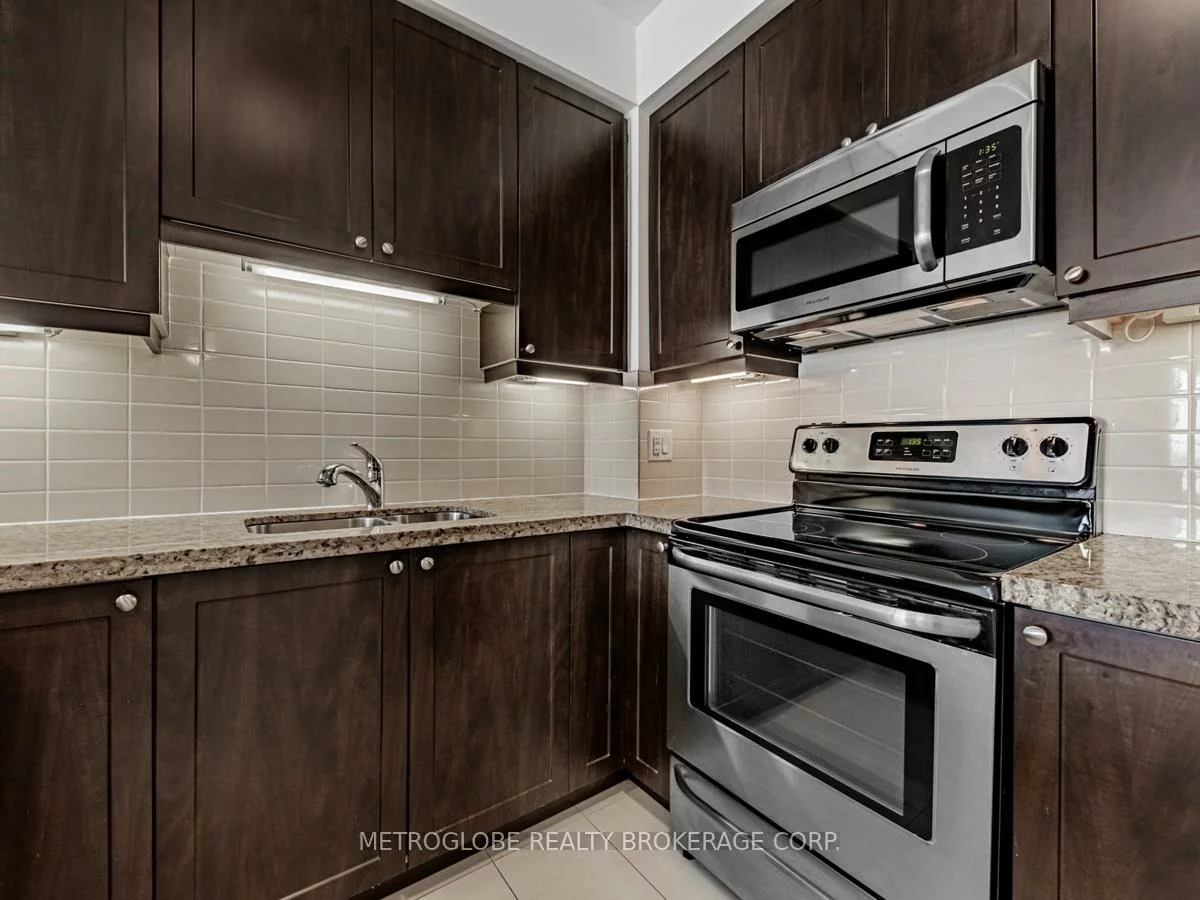 12, Woodstream, Vaughan Grove, Vaughan