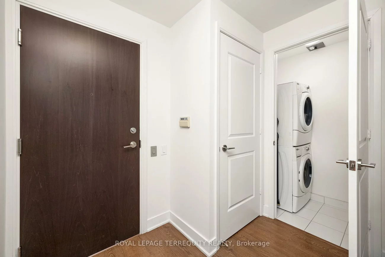 7608, Yonge, Crestwood-Springfarm-Yorkhill, Vaughan