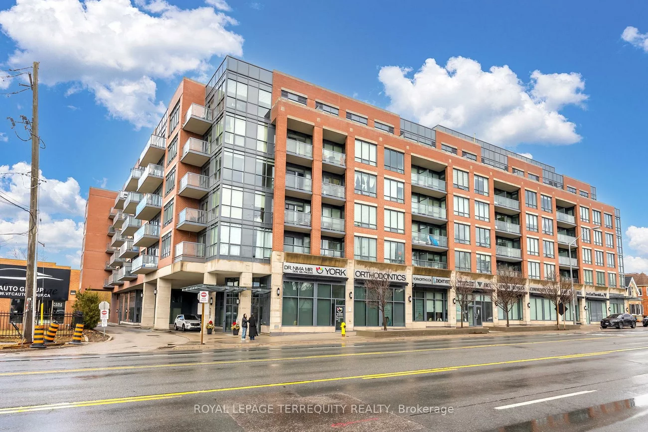 7608, Yonge, Crestwood-Springfarm-Yorkhill, Vaughan