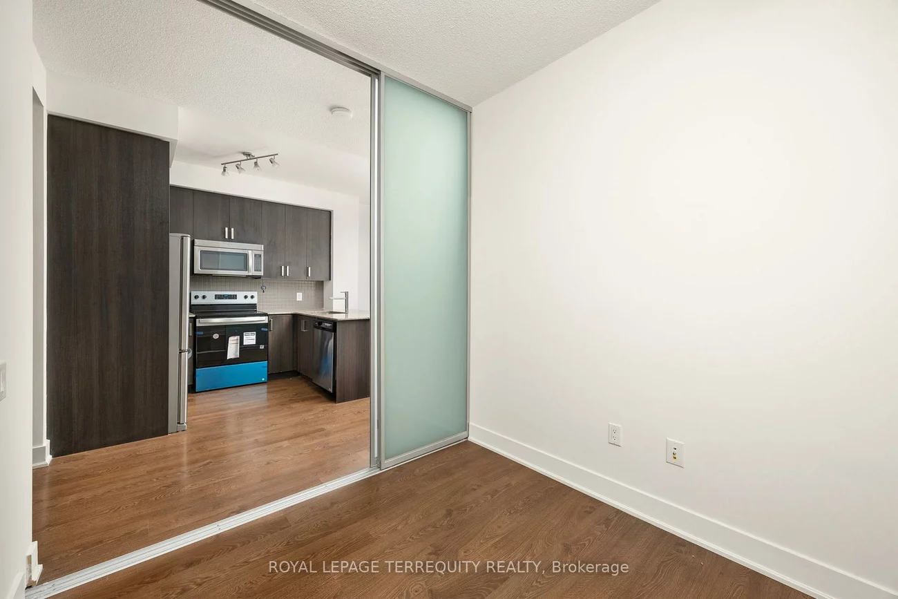 7608, Yonge, Crestwood-Springfarm-Yorkhill, Vaughan