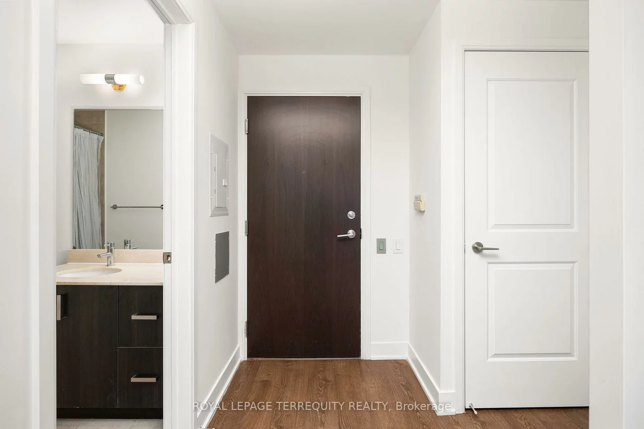 7608, Yonge, Crestwood-Springfarm-Yorkhill, Vaughan