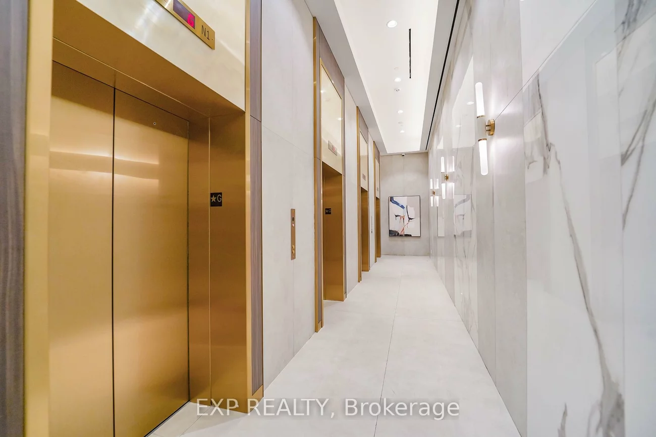 1000, Portage, Vaughan Corporate Centre, Vaughan