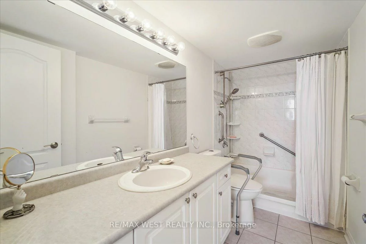 2502, Rutherford, Maple, Vaughan