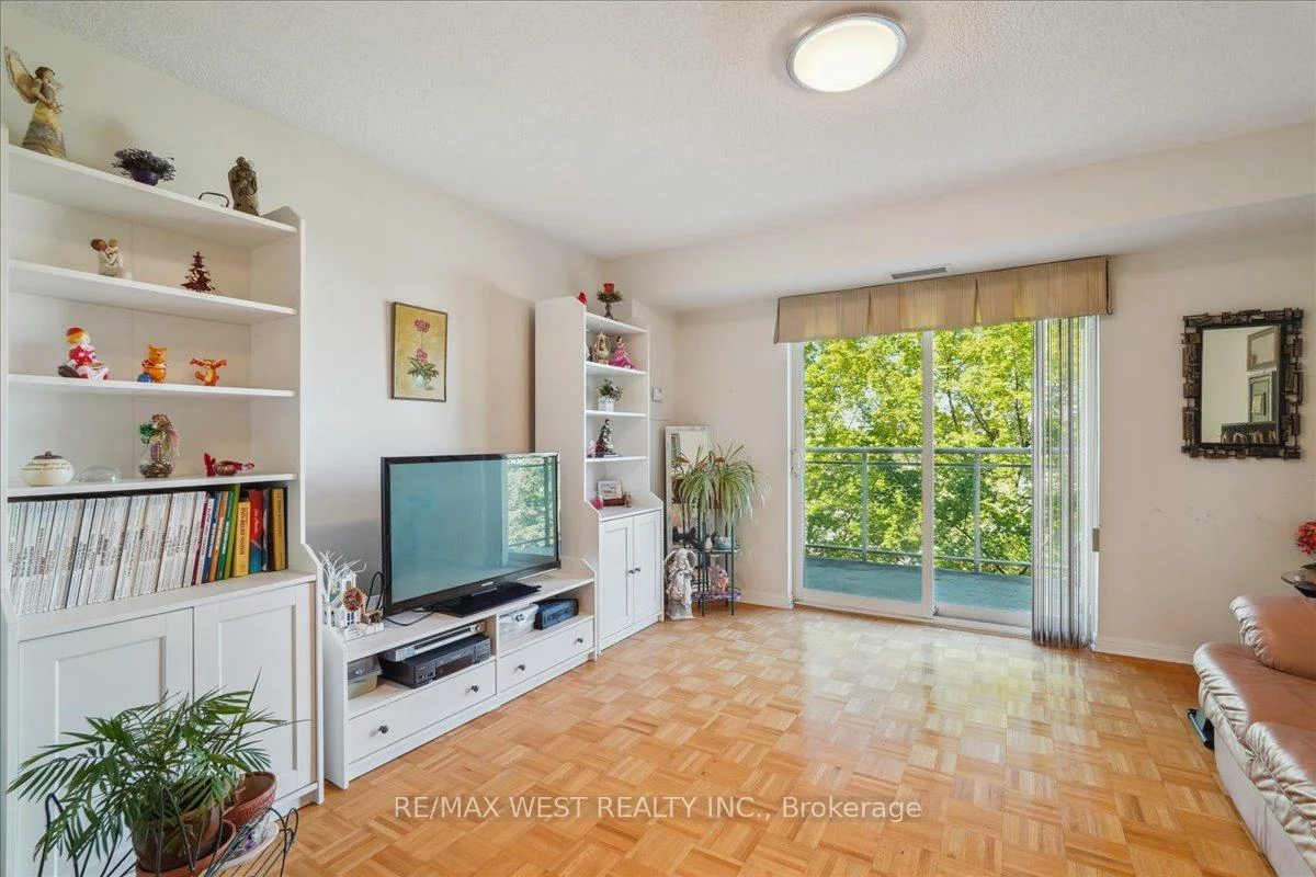 2502, Rutherford, Maple, Vaughan