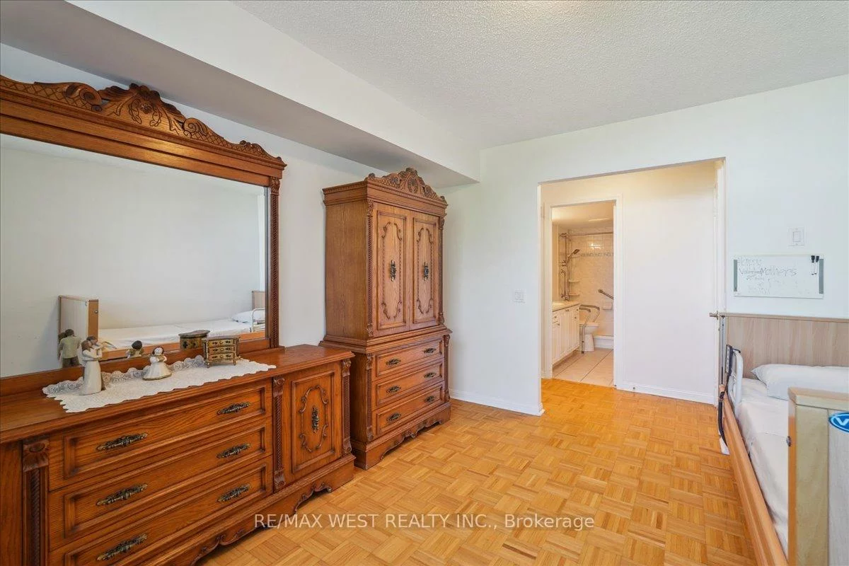 2502, Rutherford, Maple, Vaughan