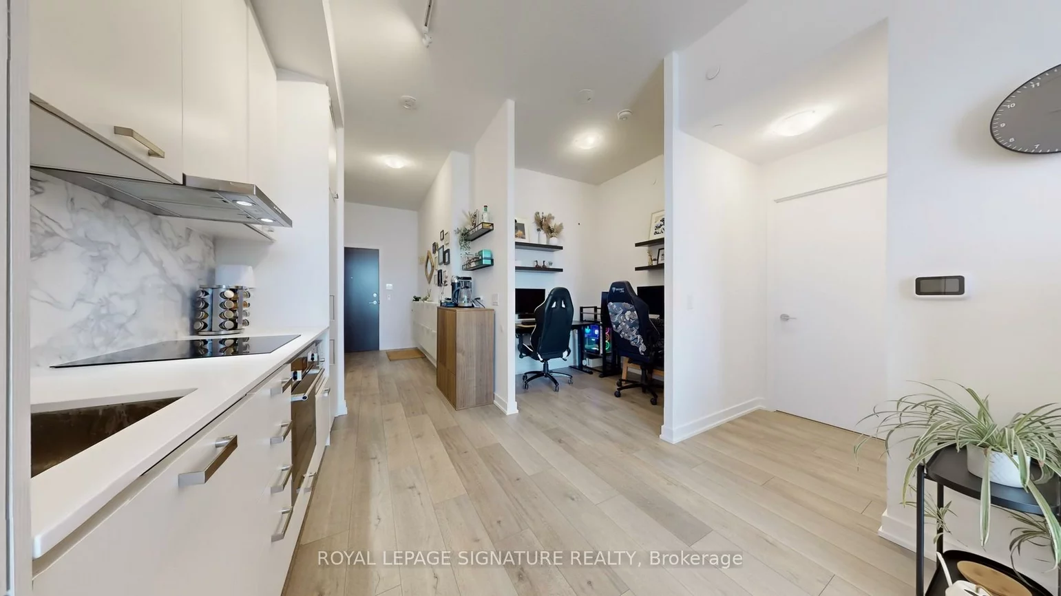 38, Honeycrisp, Vaughan Corporate Centre, Vaughan