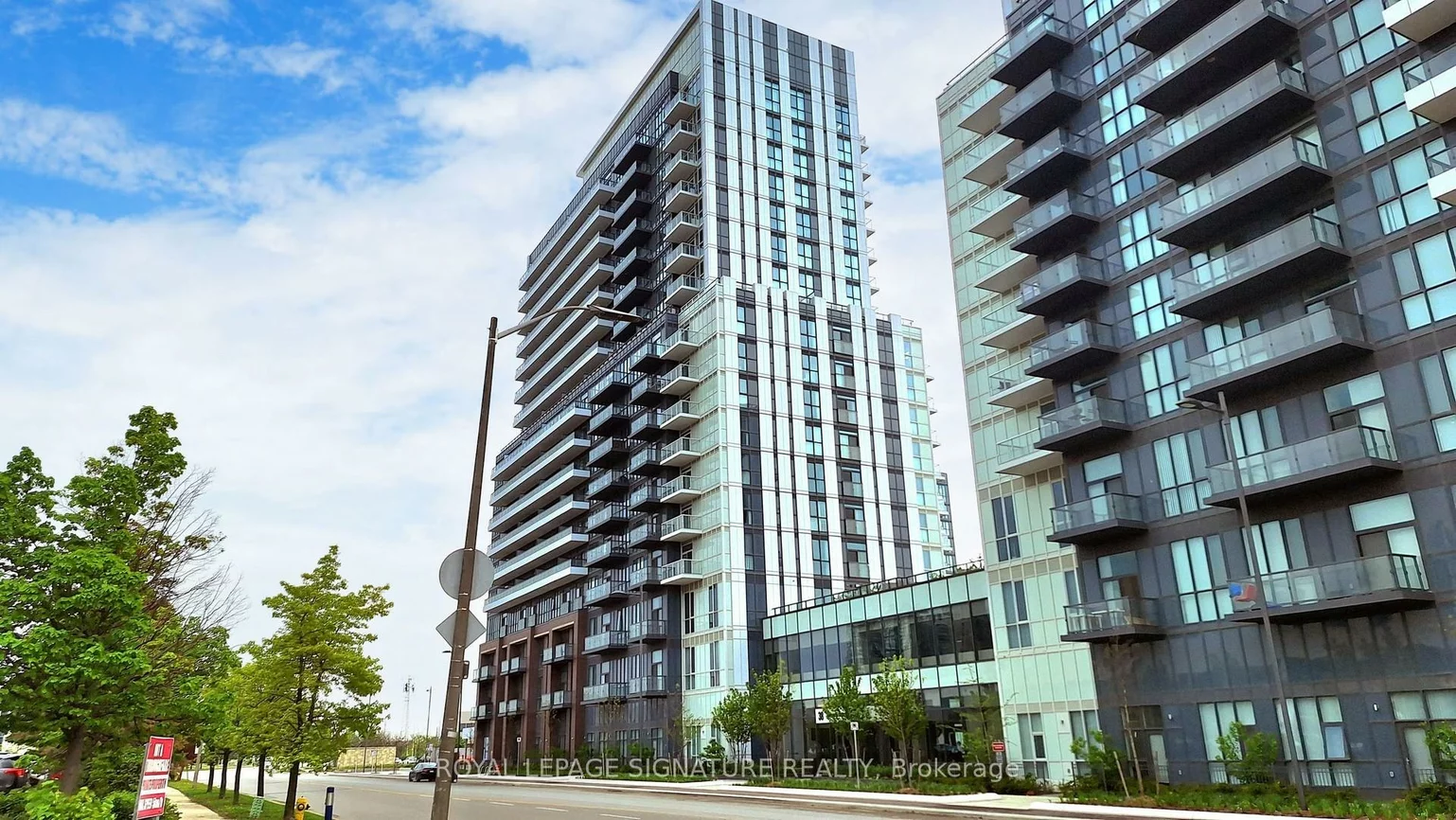 38, Honeycrisp, Vaughan Corporate Centre, Vaughan
