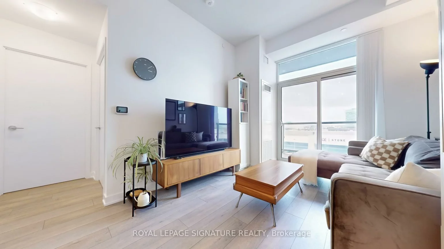38, Honeycrisp, Vaughan Corporate Centre, Vaughan