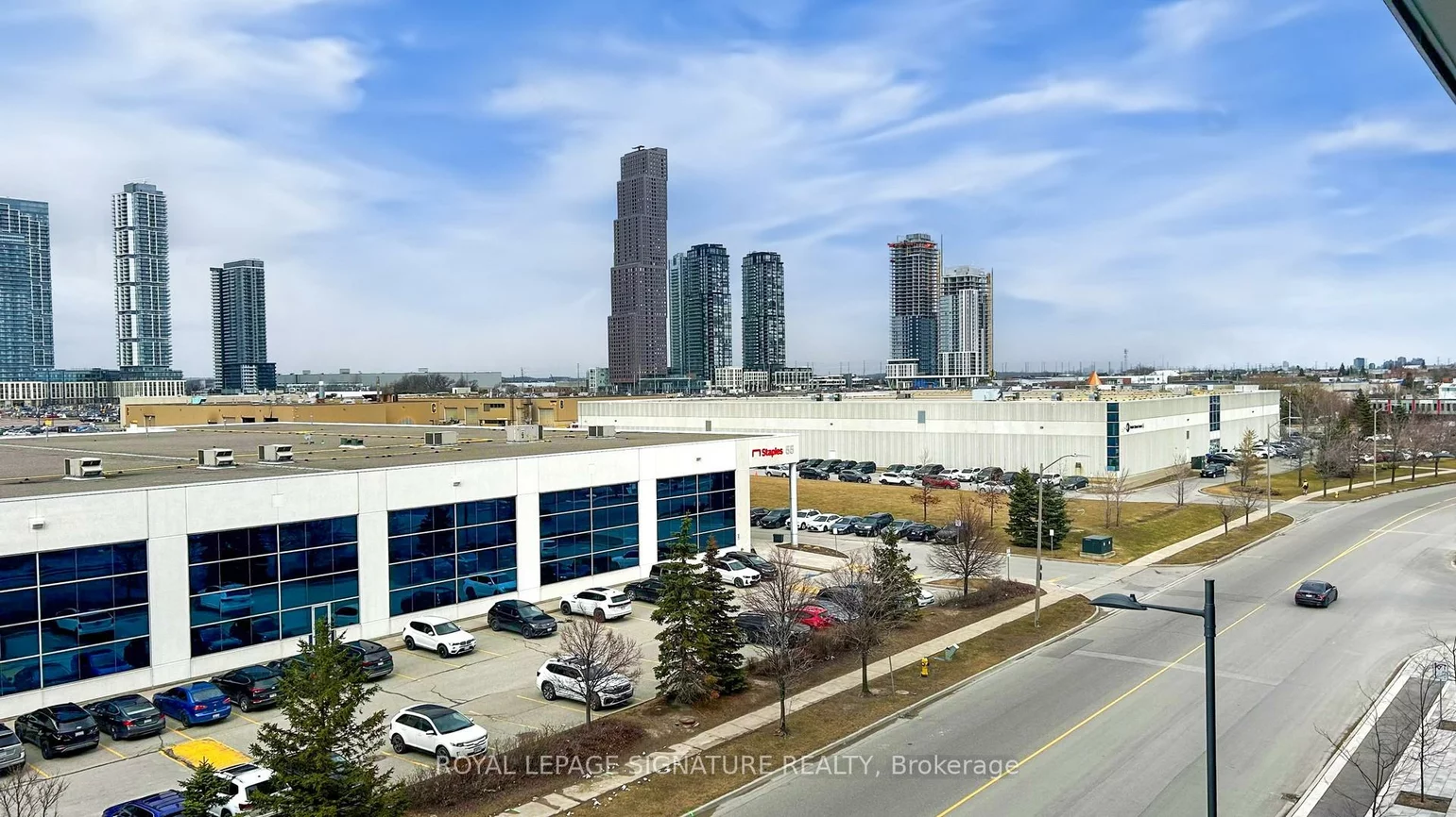 38, Honeycrisp, Vaughan Corporate Centre, Vaughan