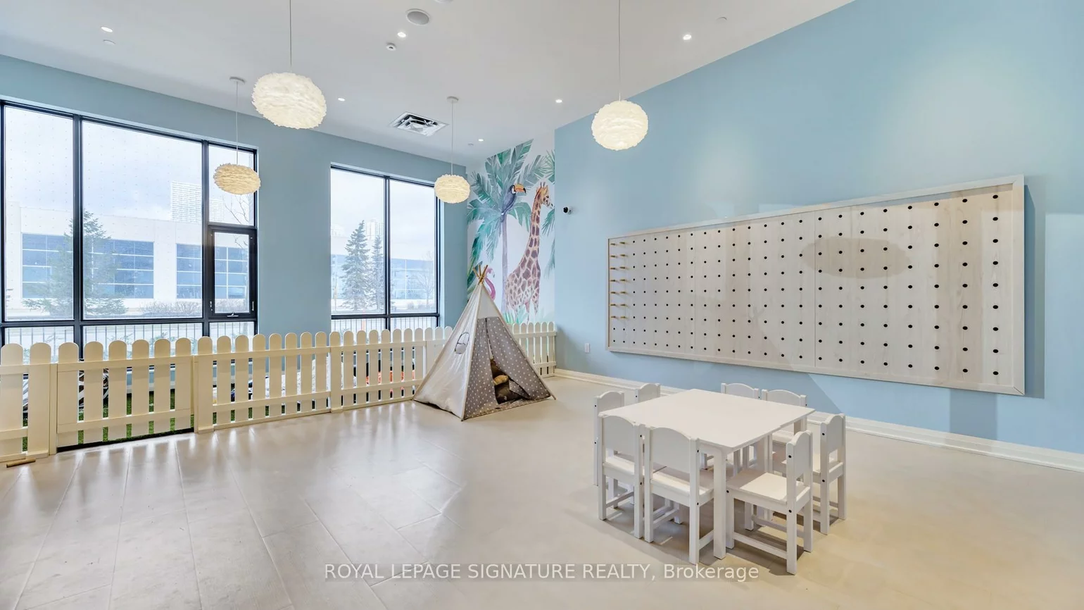 38, Honeycrisp, Vaughan Corporate Centre, Vaughan