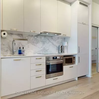 38, Honeycrisp, Vaughan Corporate Centre, Vaughan
