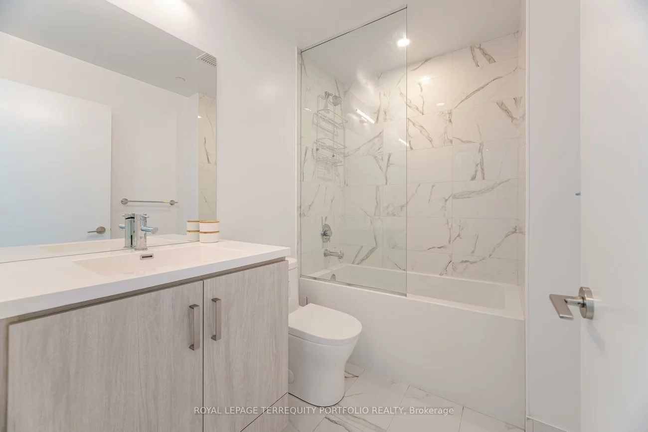 10, Honeycrisp, Vaughan Corporate Centre, Vaughan